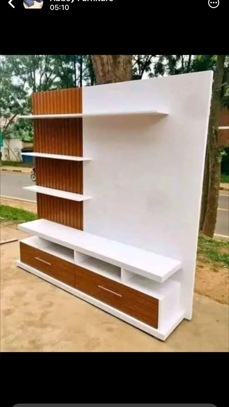 Élégance Suspendue : Meuble à Télé Murale Design