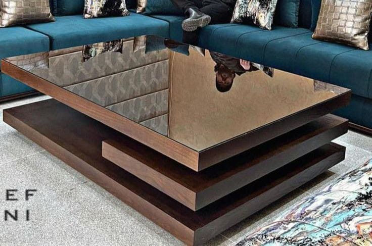 Table Basse Design : Bois Massif et Plateau Vitré pour un Style Contemporain